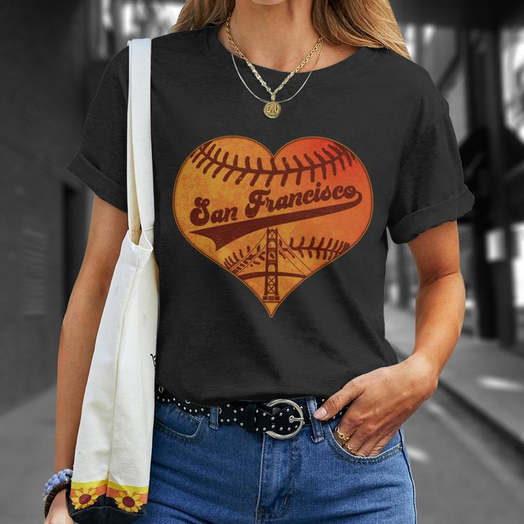 Retro Vintage San Francisco Baseball Heart Unisex T-Shirt Gifts for Her