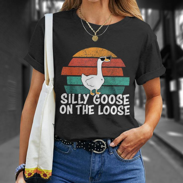 Silly Goose On The Loose Vintage Retro Sunset Tshirt Unisex T-Shirt Gifts for Her