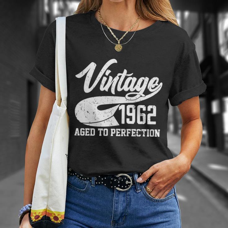 Vintage 1962 Aged To Perfection 60Th Birthday Unisex T-Shirt Gifts for Her