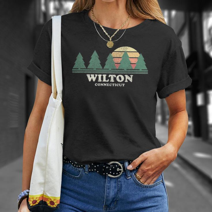 Wilton Ct Vintage Throwback Tee Retro 70S Design Unisex T-Shirt Gifts for Her