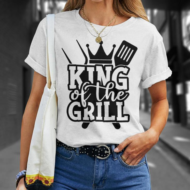 King Grill Grilling Gift Barbecue Fathers Day Dad Bbq V2 Unisex T-Shirt Gifts for Her