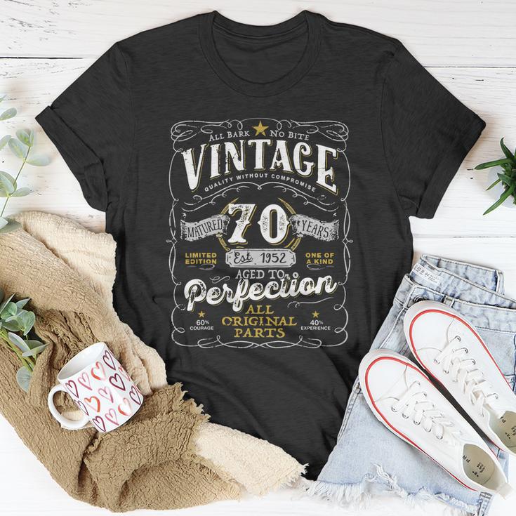 70Th Birthday Vintage 1952 Birthday For Women Funny Men 70 Years Old Unisex T-Shirt Unique Gifts