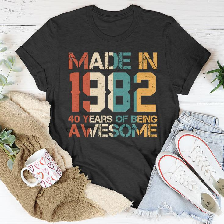 Retro Made In 1982 40 Years Of Being Awesome Birthday Unisex T-Shirt Unique Gifts