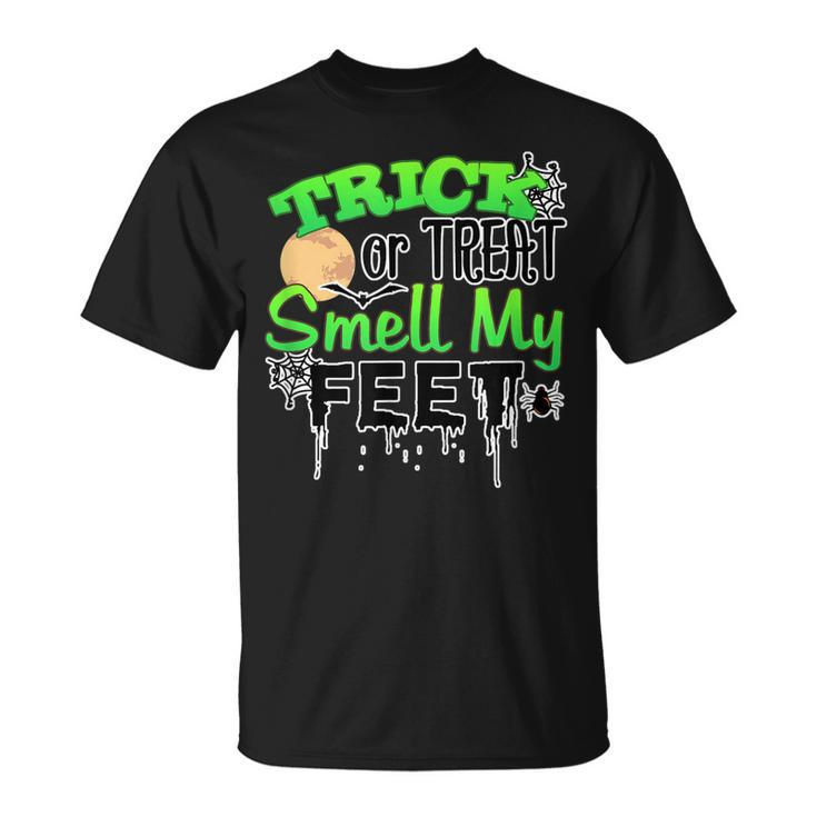 Trick Or Treat Smell My Feet  Kids Halloween Costume Unisex T-Shirt