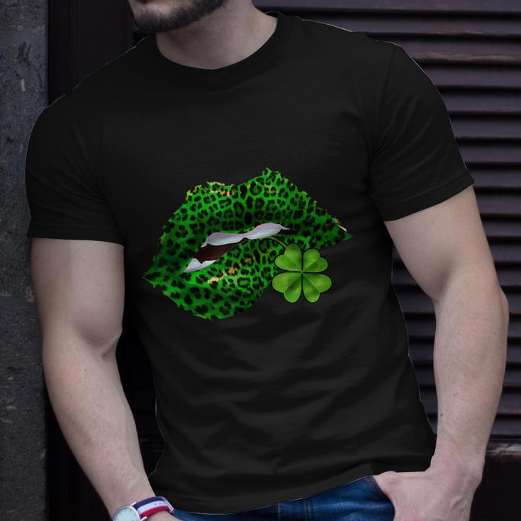 Green Lips Sexy Irish Leopard Shamrock St Patricks Day T-Shirt Gifts for Him