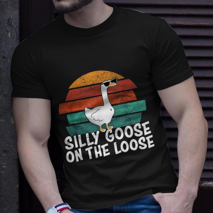 Silly Goose On The Loose Vintage Retro Sunset Tshirt Unisex T-Shirt Gifts for Him