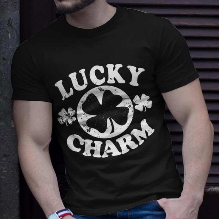 Vintage Lucky Charm Irish Clover Unisex T-Shirt Gifts for Him