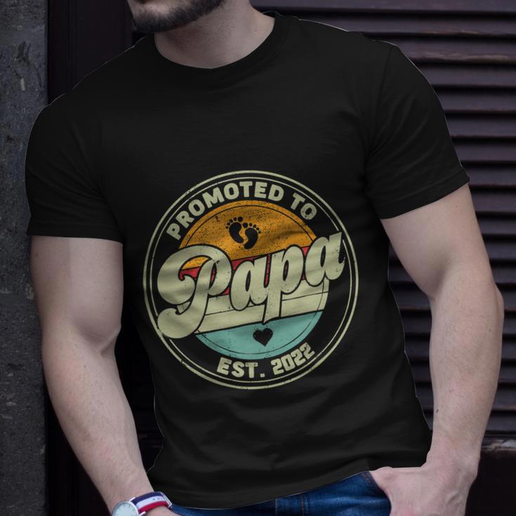 Vintage Promoted To Papa 2022 For New Papa First Time Retro Unisex T-Shirt Gifts for Him