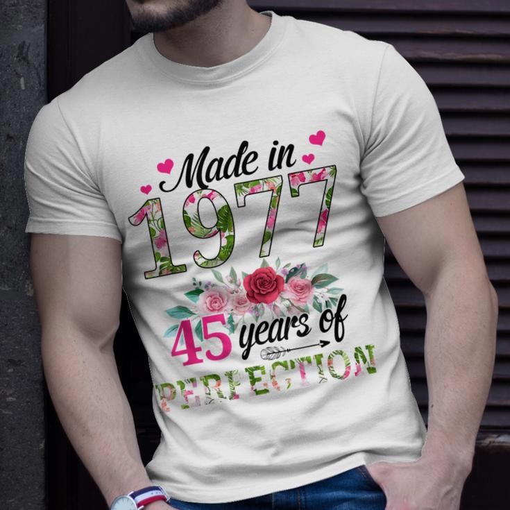 Made In 1977 Floral 45 Year Old 45Th Birthday Gifts Women Unisex T-Shirt Gifts for Him