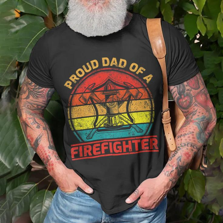 Firefighter Vintage Retro Proud Dad Of A Firefighter Fireman Fathers Day V2 Unisex T-Shirt Gifts for Old Men
