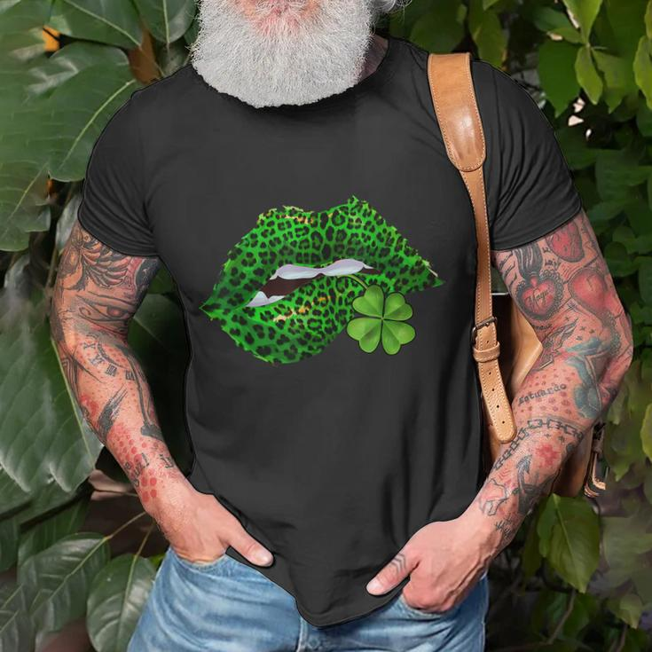 Green Lips Sexy Irish Leopard Shamrock St Patricks Day T-Shirt Gifts for Old Men