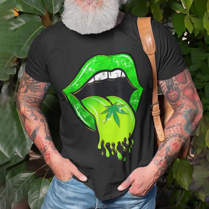 Green Sexy Lips Biting Cool Cannabis Marijuana Weed Pot Leaf T-shirt -  Thegiftio