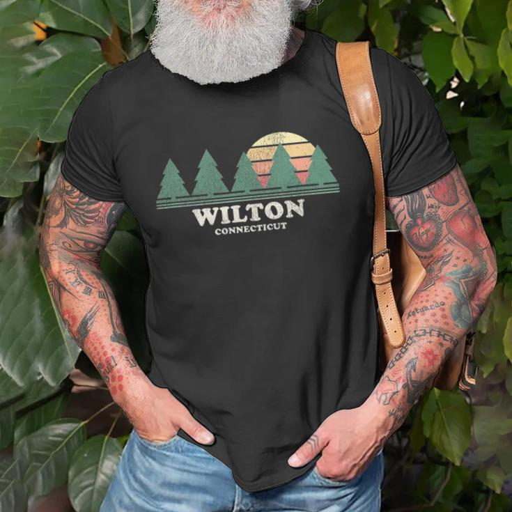 Wilton Ct Vintage Throwback Tee Retro 70S Design Unisex T-Shirt Gifts for Old Men