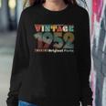 Retro 60S 70S Style Vintage 1952 Original Parts 70Th Birthday Tshirt Sweatshirt Gifts for Her