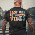 Retro Last Day Of School Vibes Summer Teacher Goodbye School Men's T-shirt Back Print Gifts for Old Men